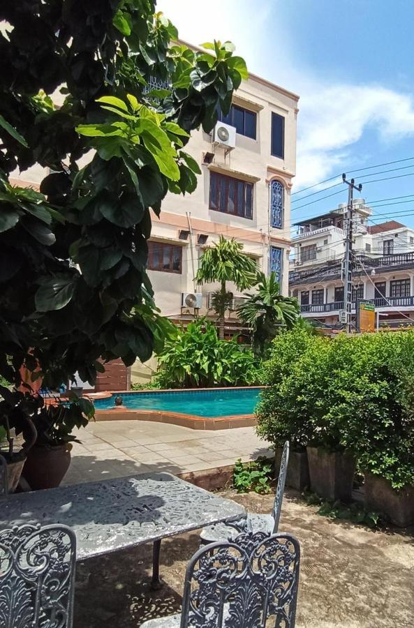 Villa Sisavad Guesthouse Vientiane Esterno foto