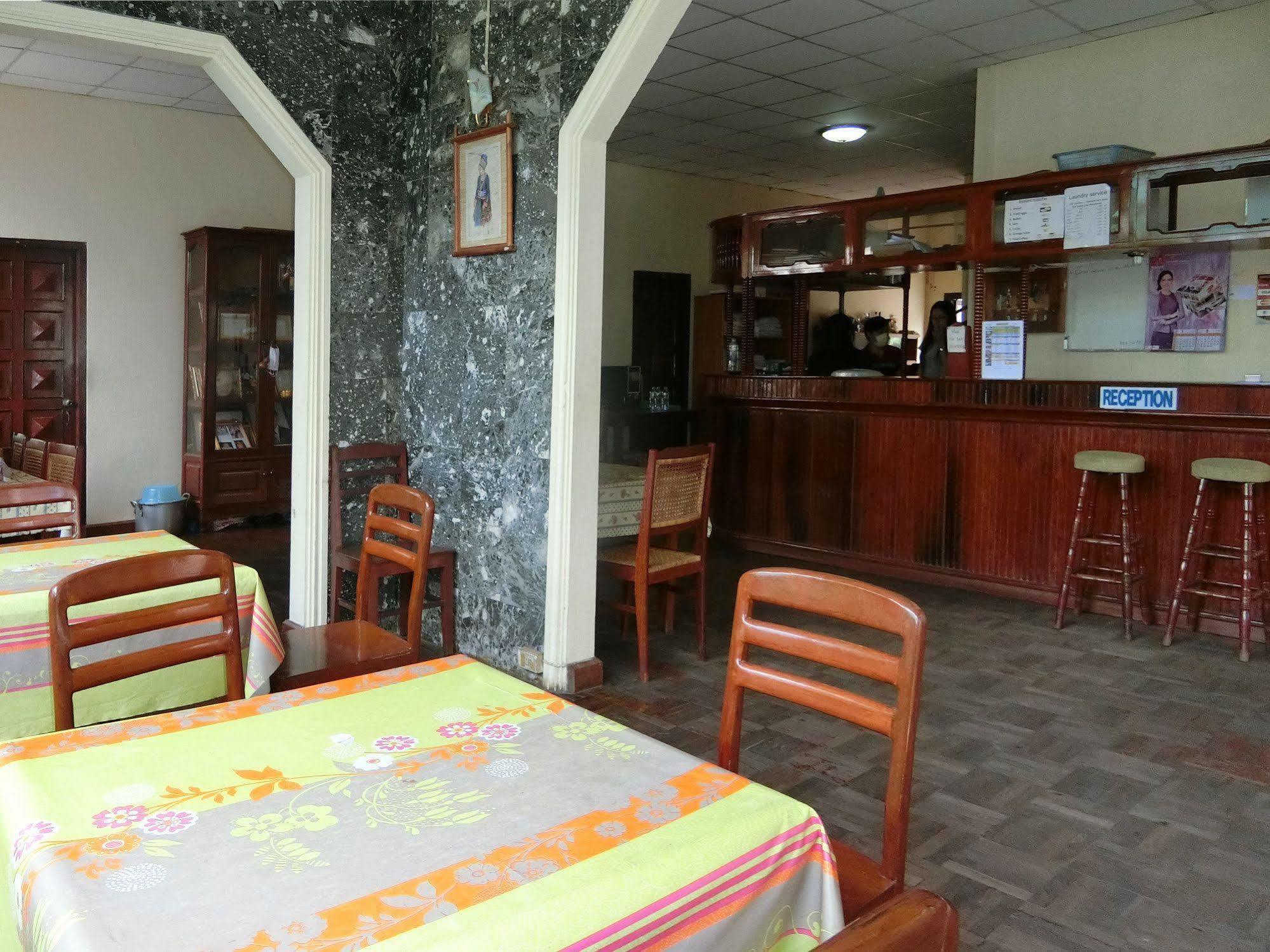 Villa Sisavad Guesthouse Vientiane Esterno foto