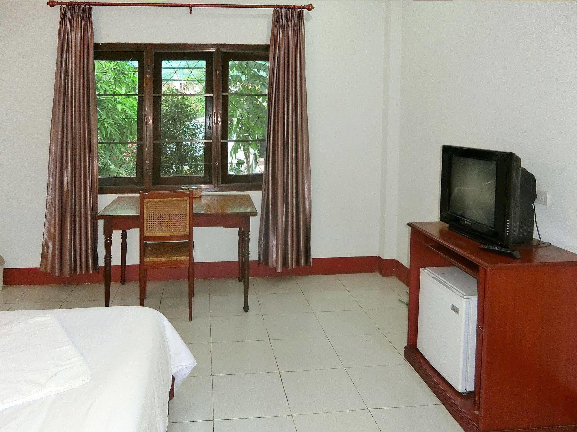 Villa Sisavad Guesthouse Vientiane Esterno foto