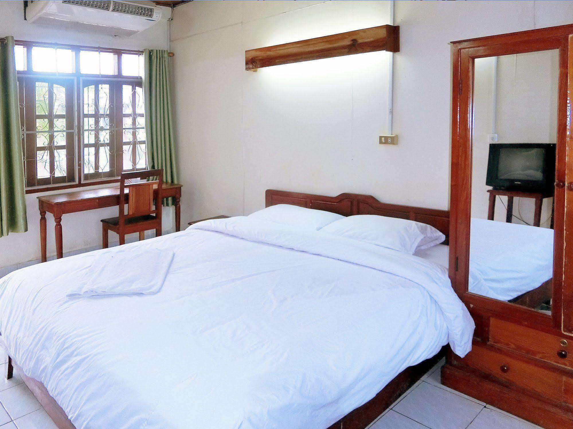 Villa Sisavad Guesthouse Vientiane Esterno foto