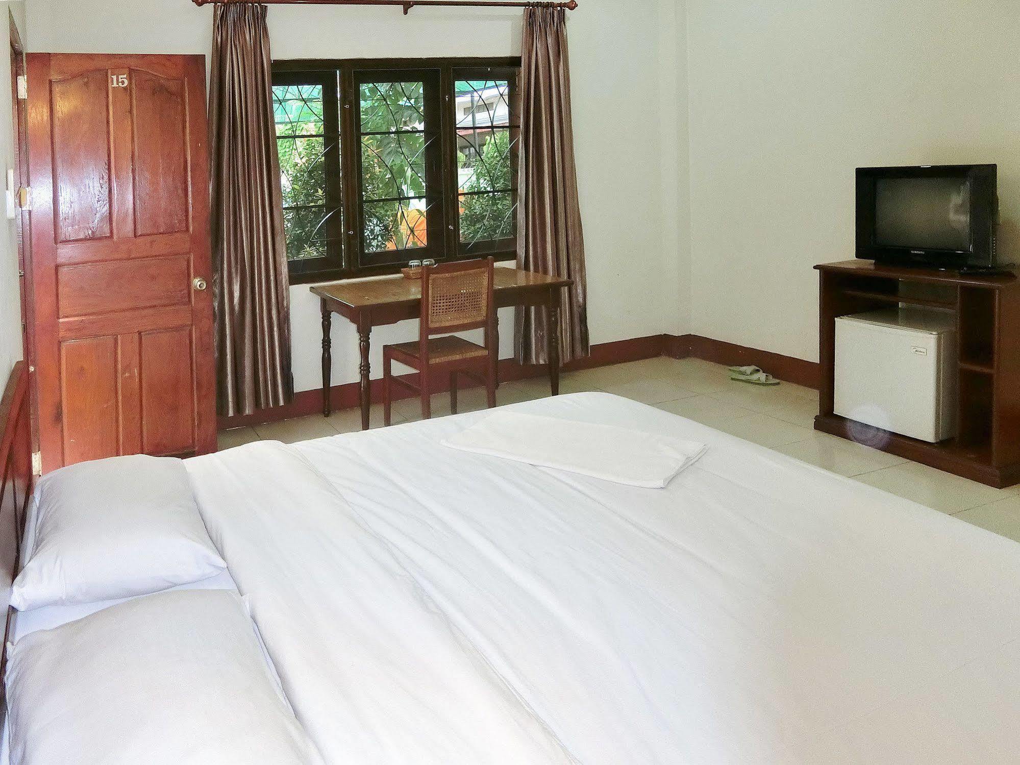 Villa Sisavad Guesthouse Vientiane Esterno foto