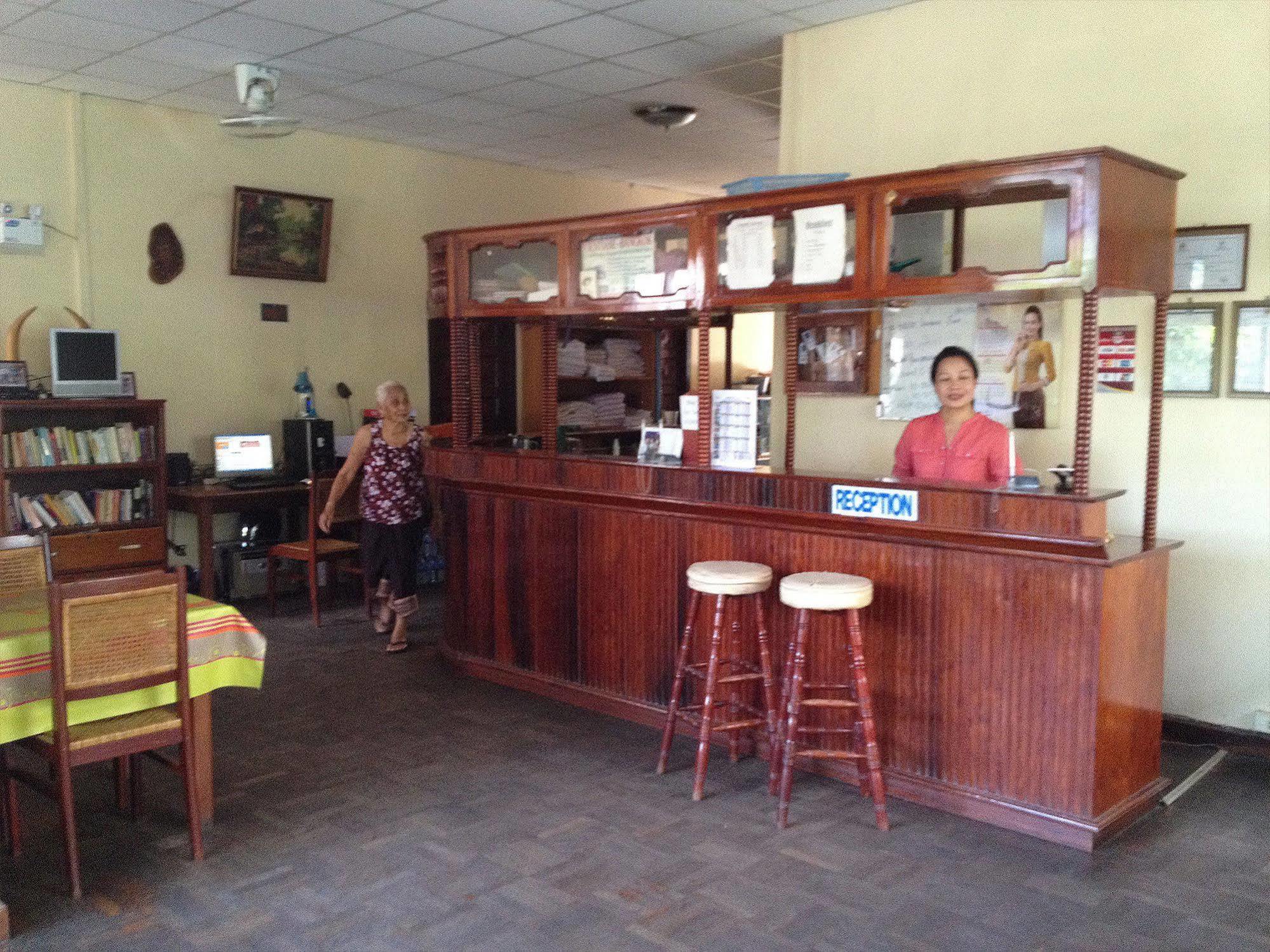 Villa Sisavad Guesthouse Vientiane Esterno foto
