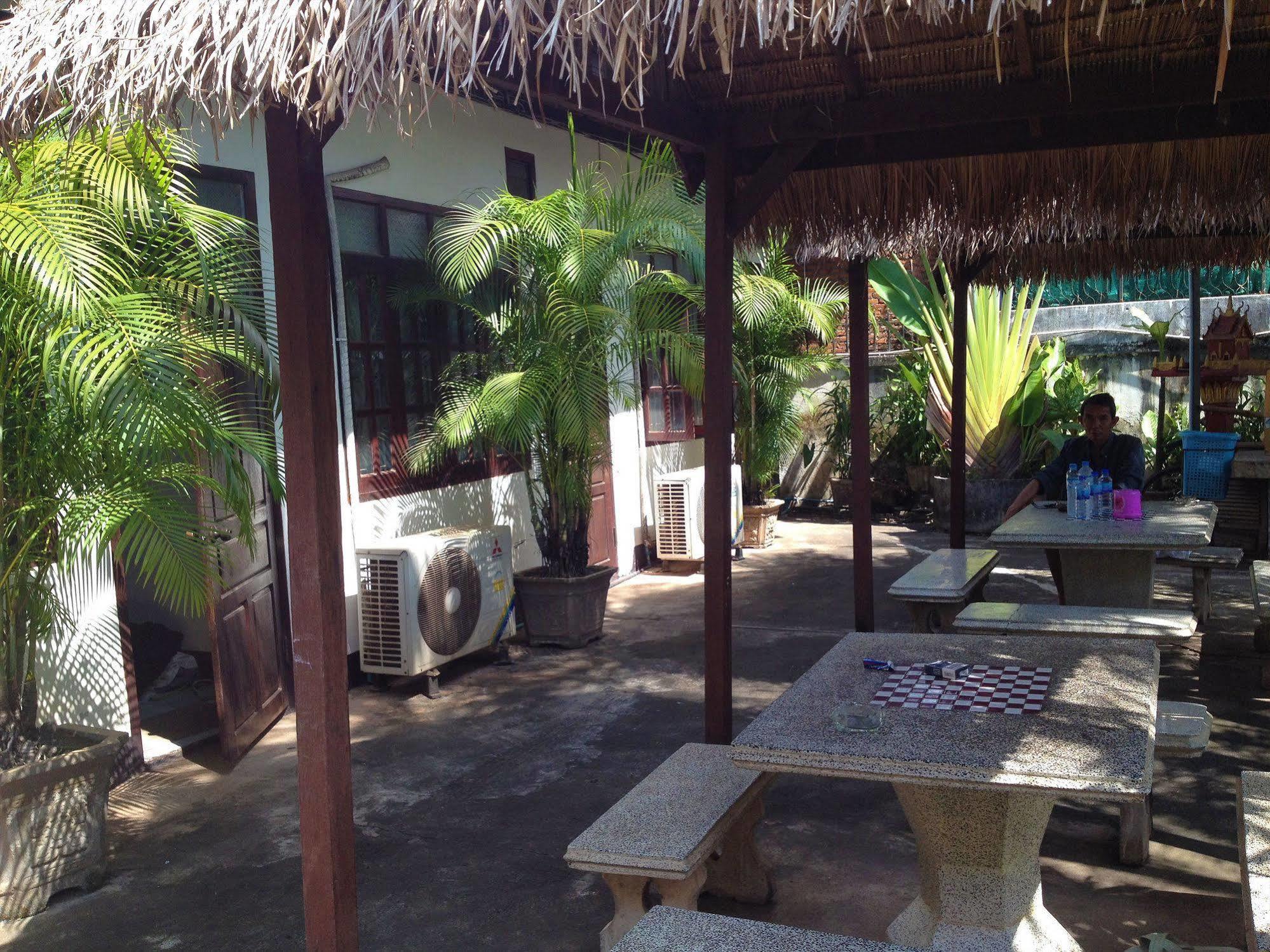 Villa Sisavad Guesthouse Vientiane Esterno foto