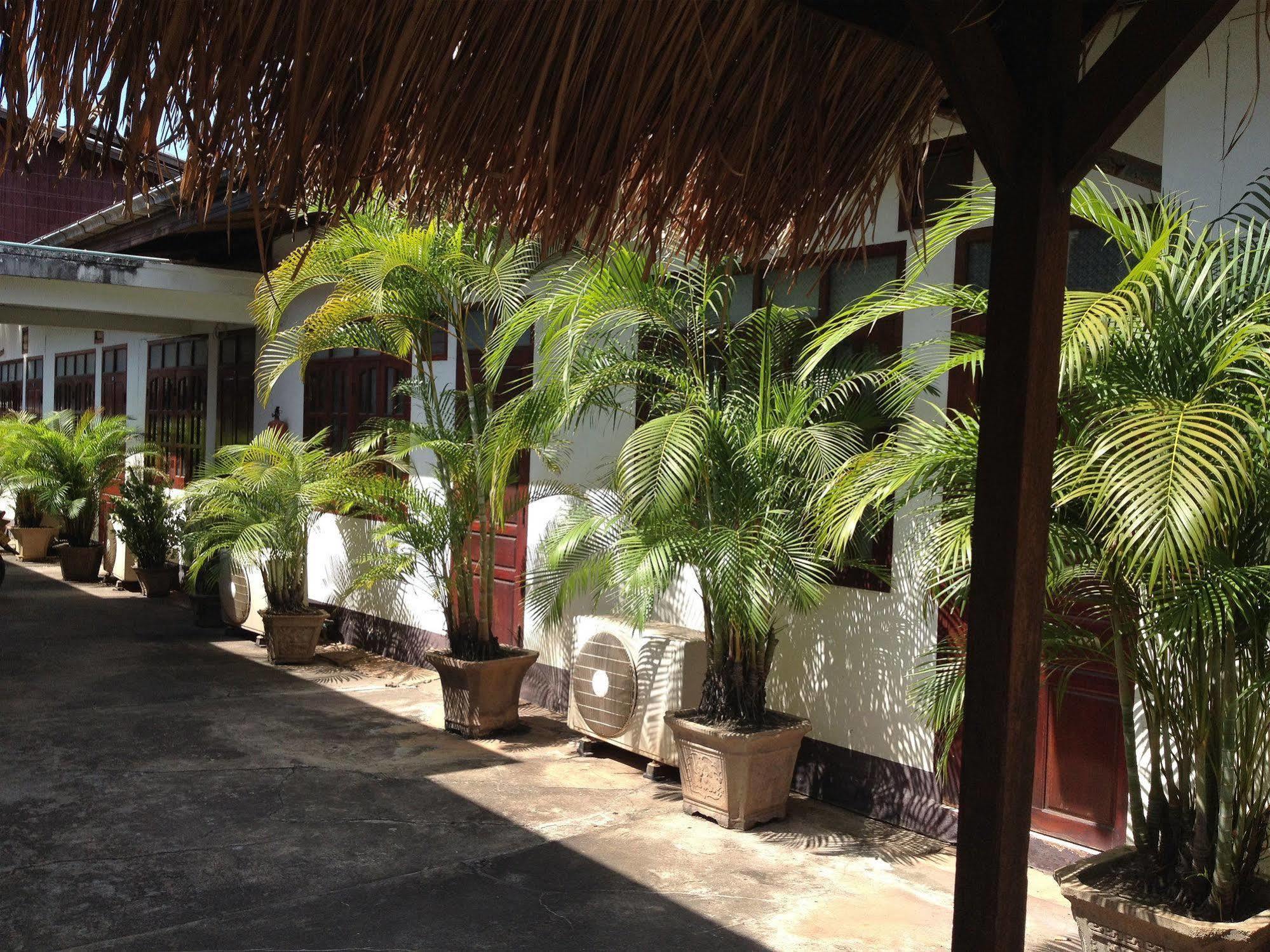 Villa Sisavad Guesthouse Vientiane Esterno foto