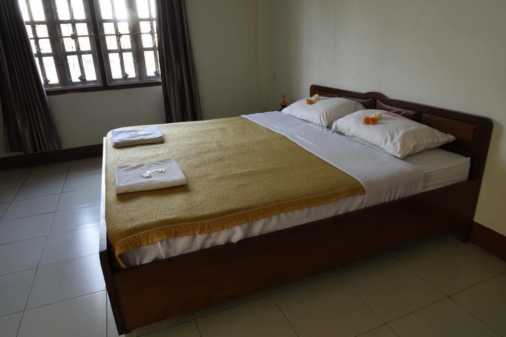 Villa Sisavad Guesthouse Vientiane Esterno foto